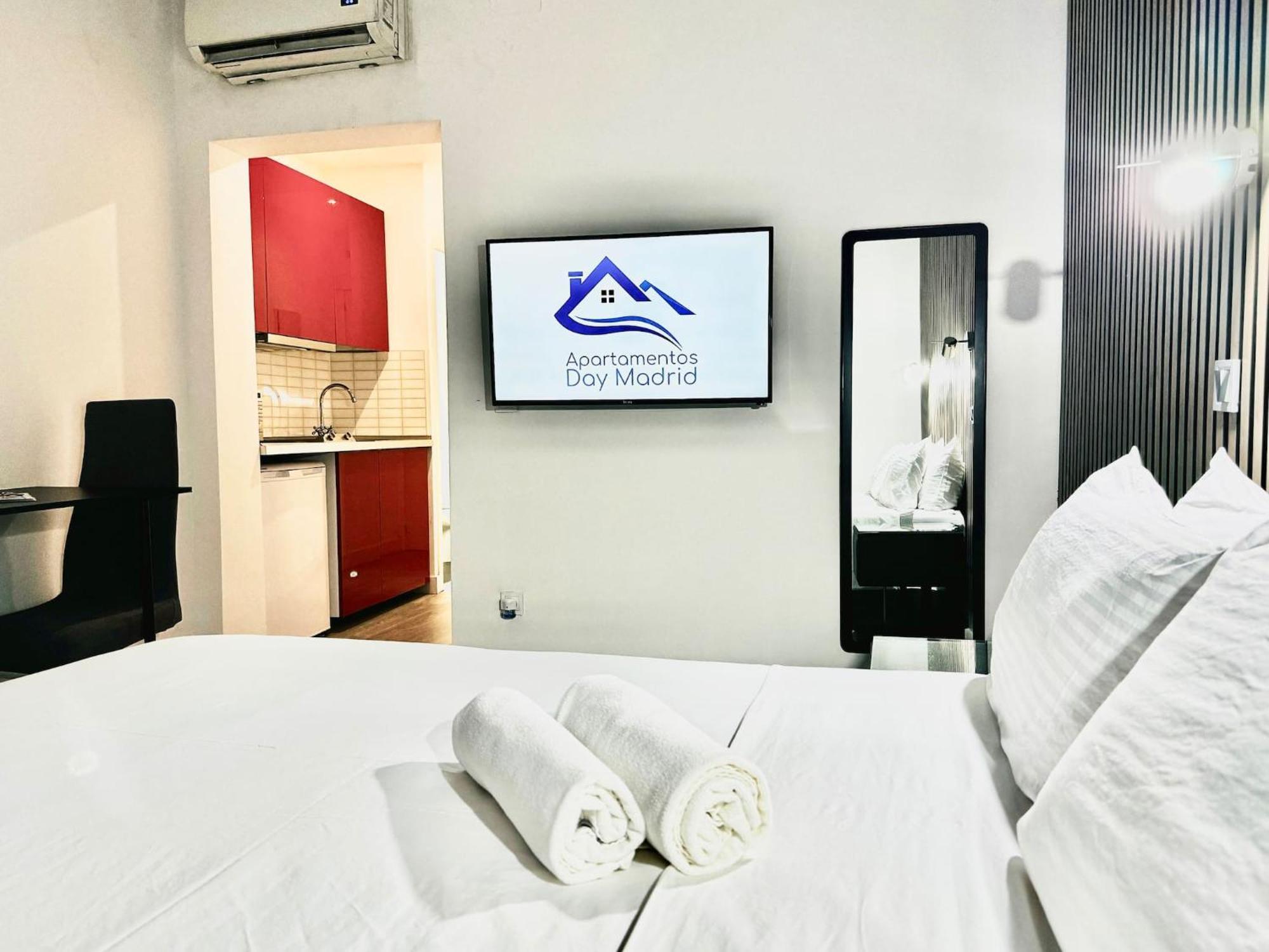 Apartamentos Day Madrid Callao Centro Gran Via Sol Malasana Bagian luar foto