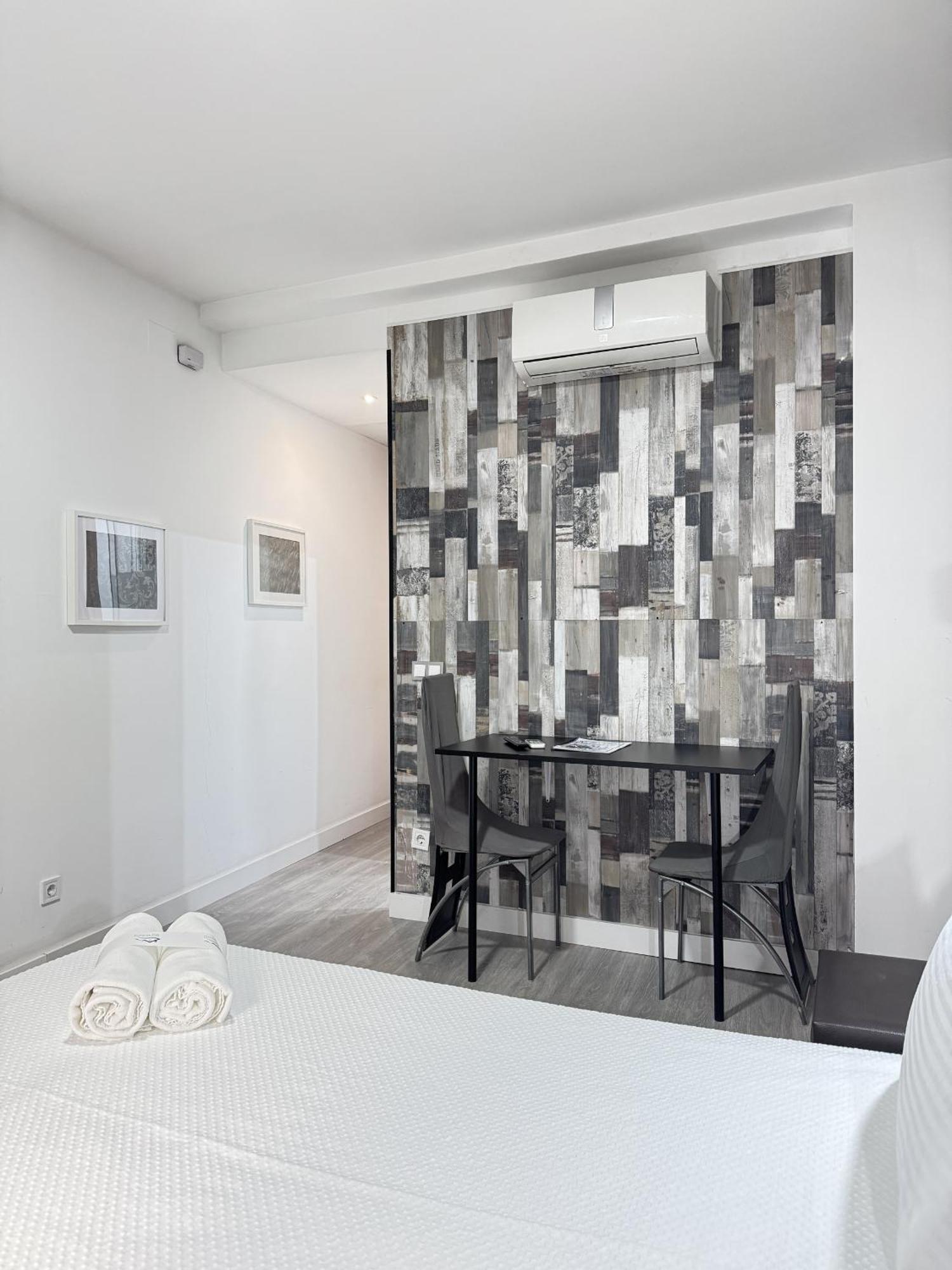 Apartamentos Day Madrid Callao Centro Gran Via Sol Malasana Bagian luar foto