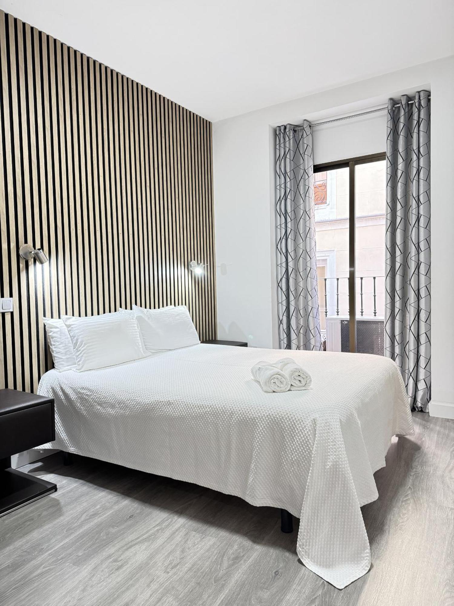 Apartamentos Day Madrid Callao Centro Gran Via Sol Malasana Bagian luar foto